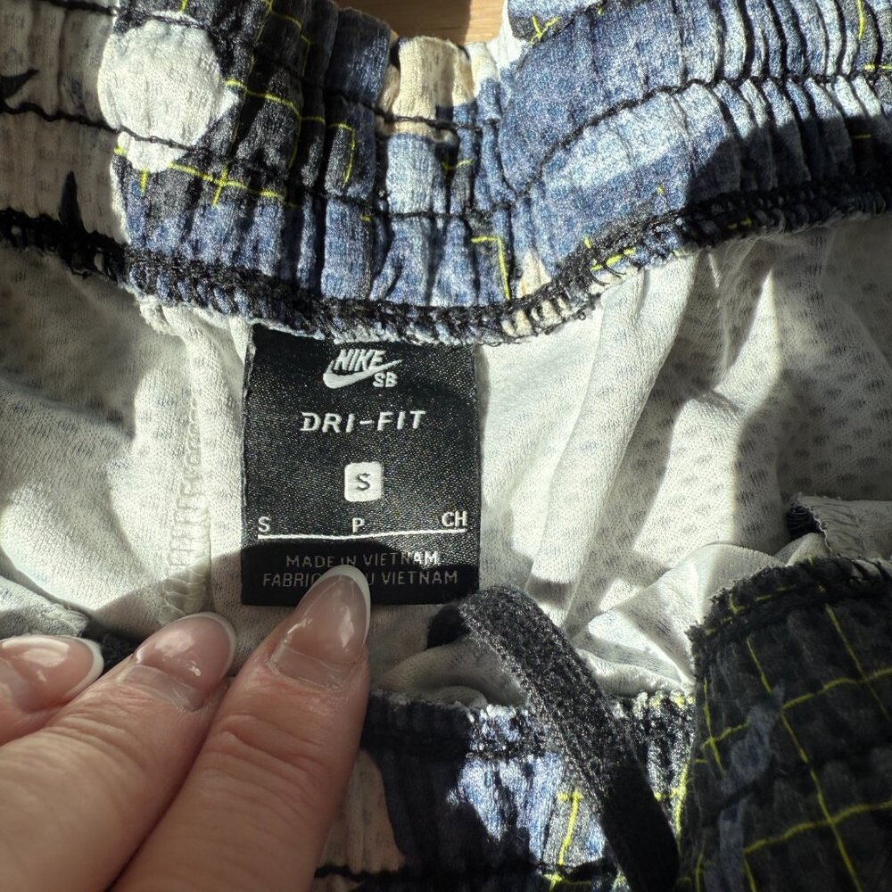 Nike SB Sunday Skate Shorts Skateboard Floral Men's SM - Picture 4 of 4
